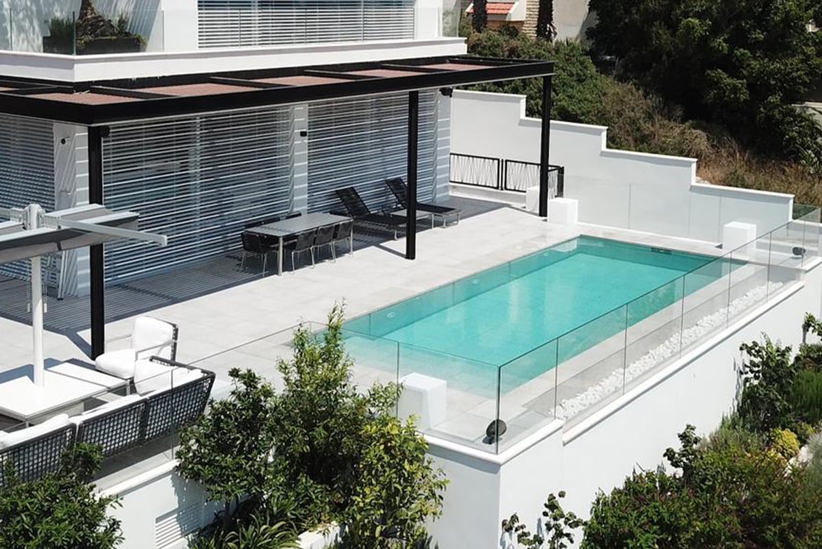 Vertically Movable Floor in IMAGINOX Pool