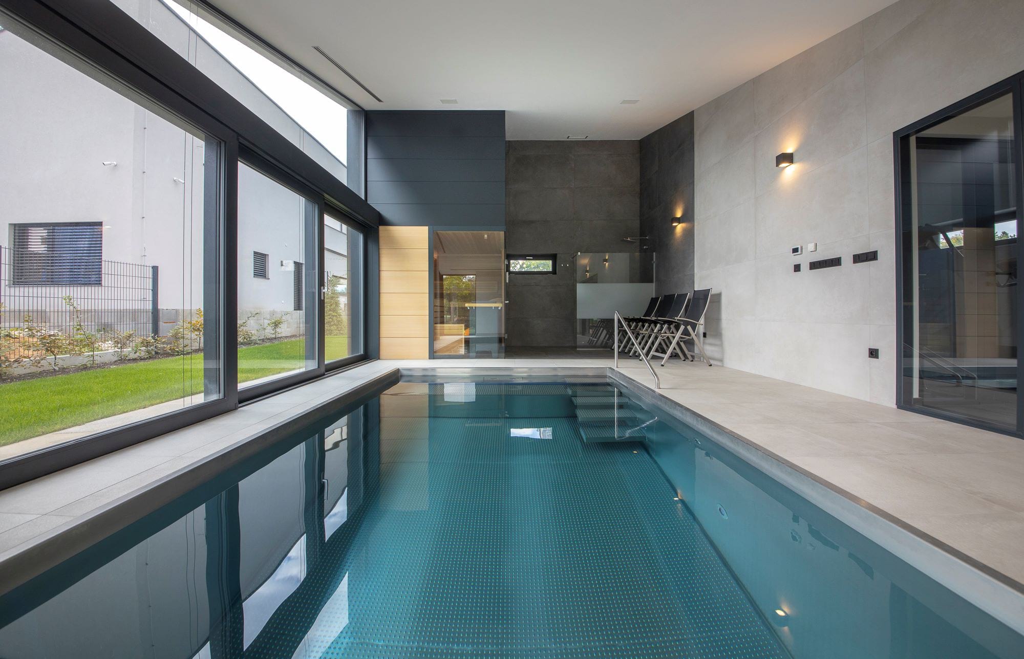 Malý interiérový bazén s výkonným protiproudem | IMAGINOX