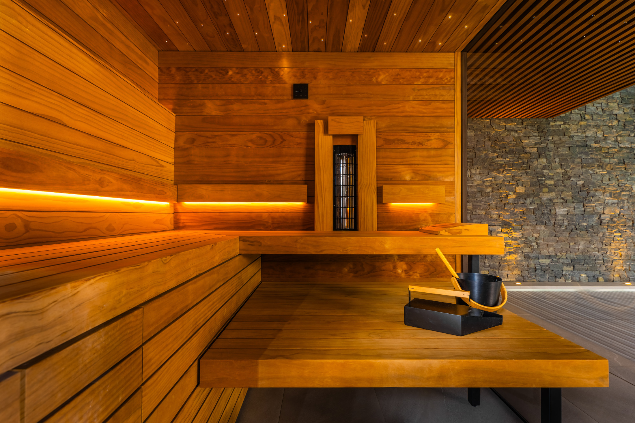 Imaginox | Die TAO TRUST-Sauna und das Kühlbecken mit mobiler Terrasse