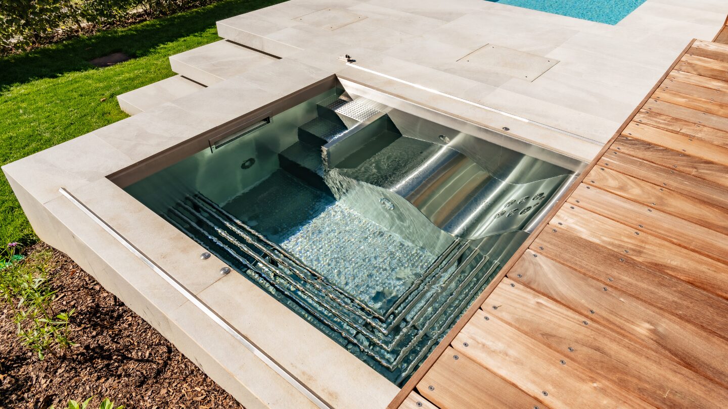 Imaginox | Luxury private IMAGINOX hot tub with mobile terrace