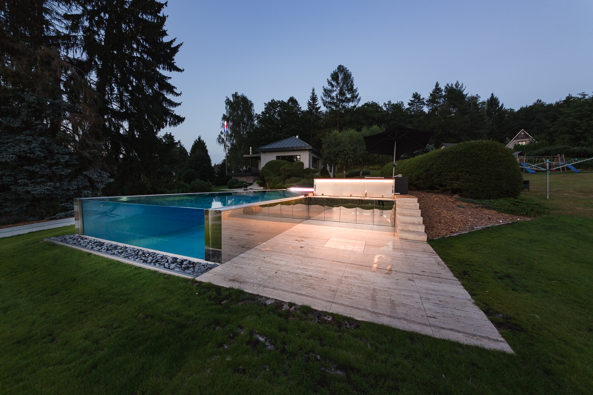 Imaginox | Luxuspool für Hotels: Was ein Schwimmbecken wirklich zum Luxusobjekt macht