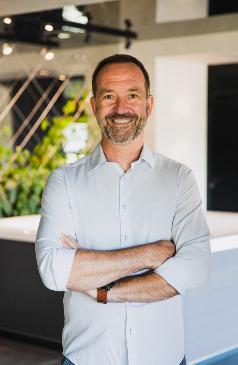 contact-people-dousa