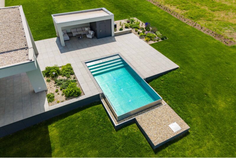 infinity pool s nekoencnou hladinou2 stainless steel infinity pool
