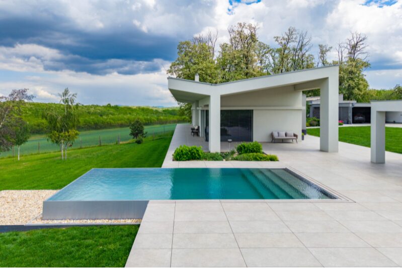 infinity pool s nekonecnou hladinou3